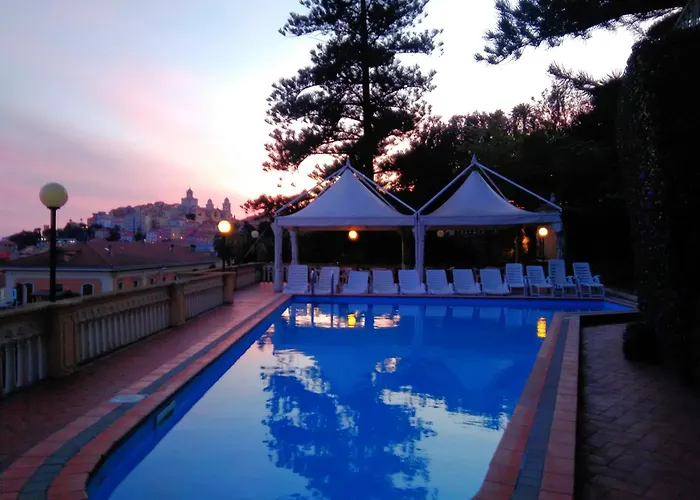 Self Catering: Hotel Miramare
